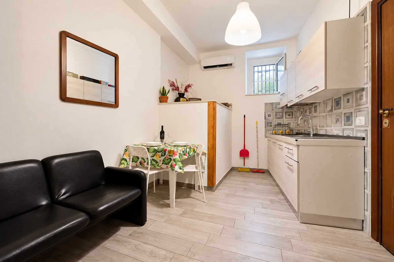 Studio al piano terra, foto 2